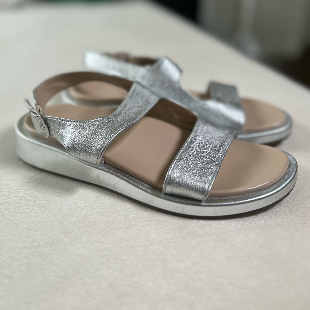 Vionic Silver Metallic Leather Strappy Sandals